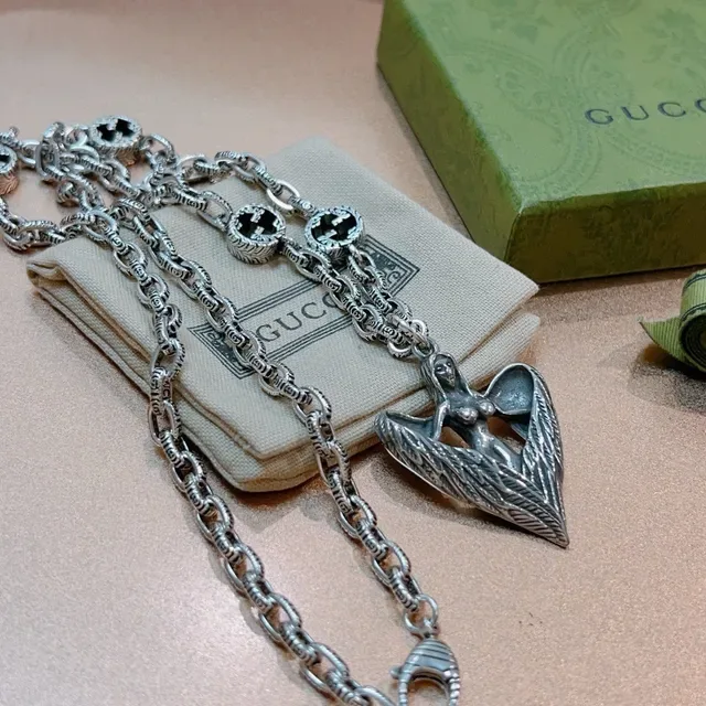 Gucci Angel Wing Heart Pendant Necklace 3