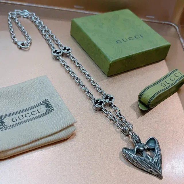 Gucci Angel Wing Heart Pendant Necklace 4
