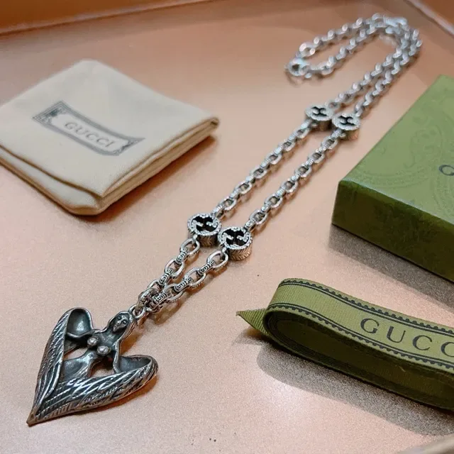 Gucci Angel Wing Heart Pendant Necklace 8