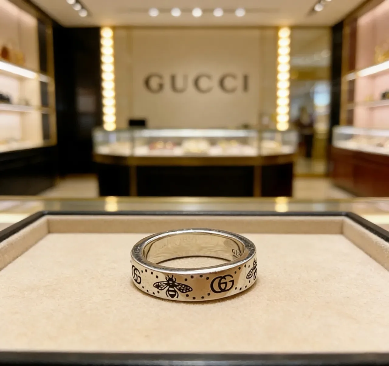 Gucci Bee Ring Silver Black Polished Enamel Motif Ring 3