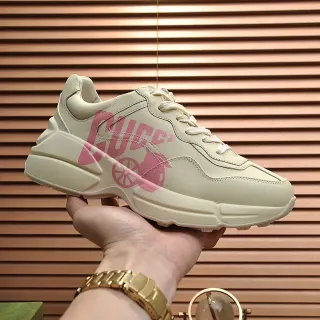 Gucci حذاء رياضي سميك بيج مع قاعدة وردية من الجلد