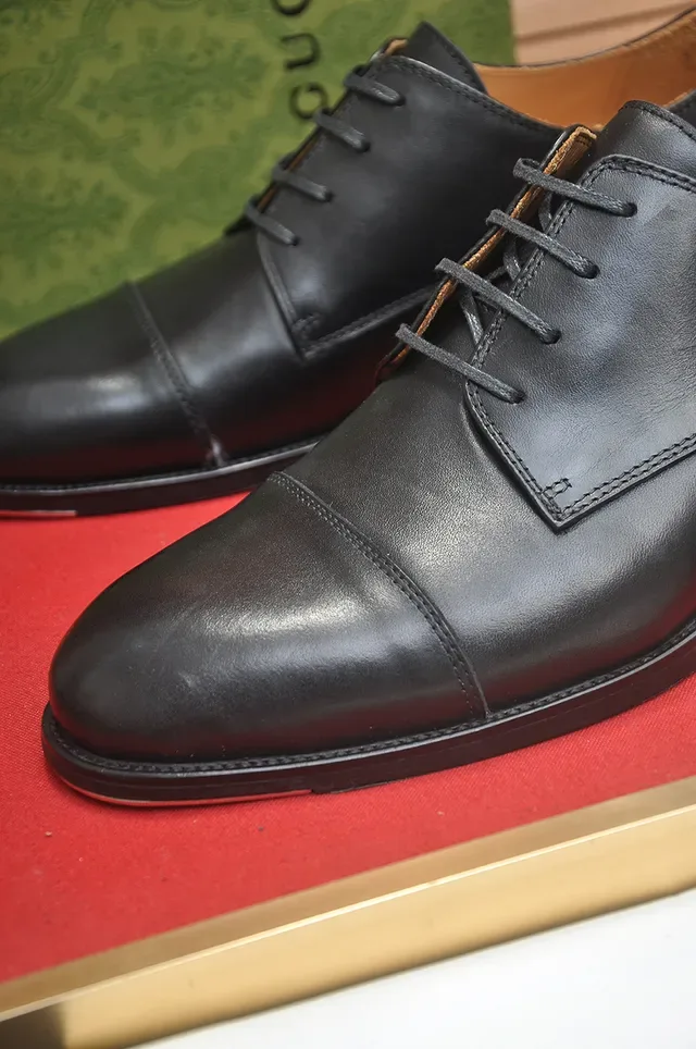 Gucci Sapatos Oxford Preto Cap-Toe 2