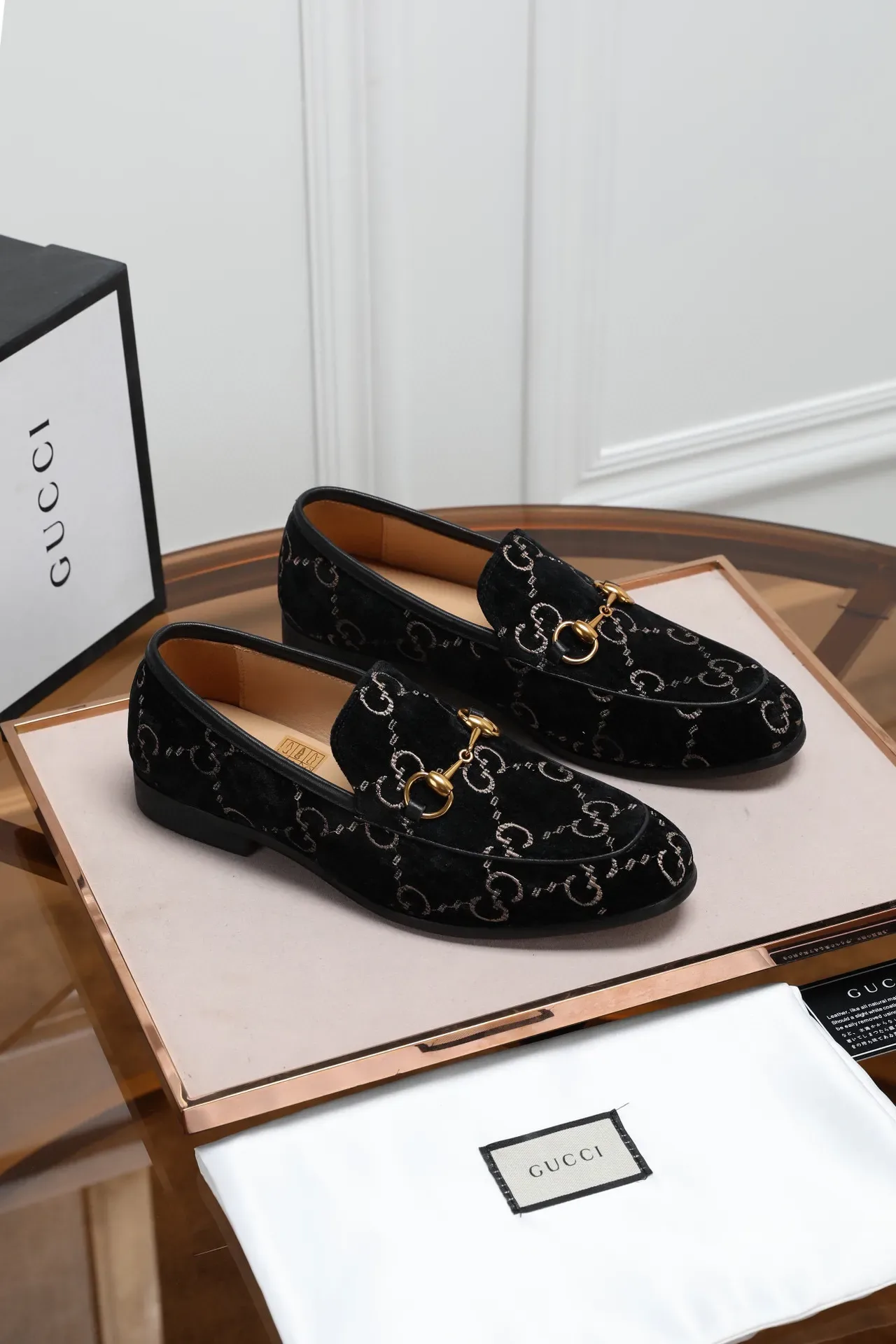 Gucci Mocassin Noir Or Velours Supérieur GG Monogram Print 4