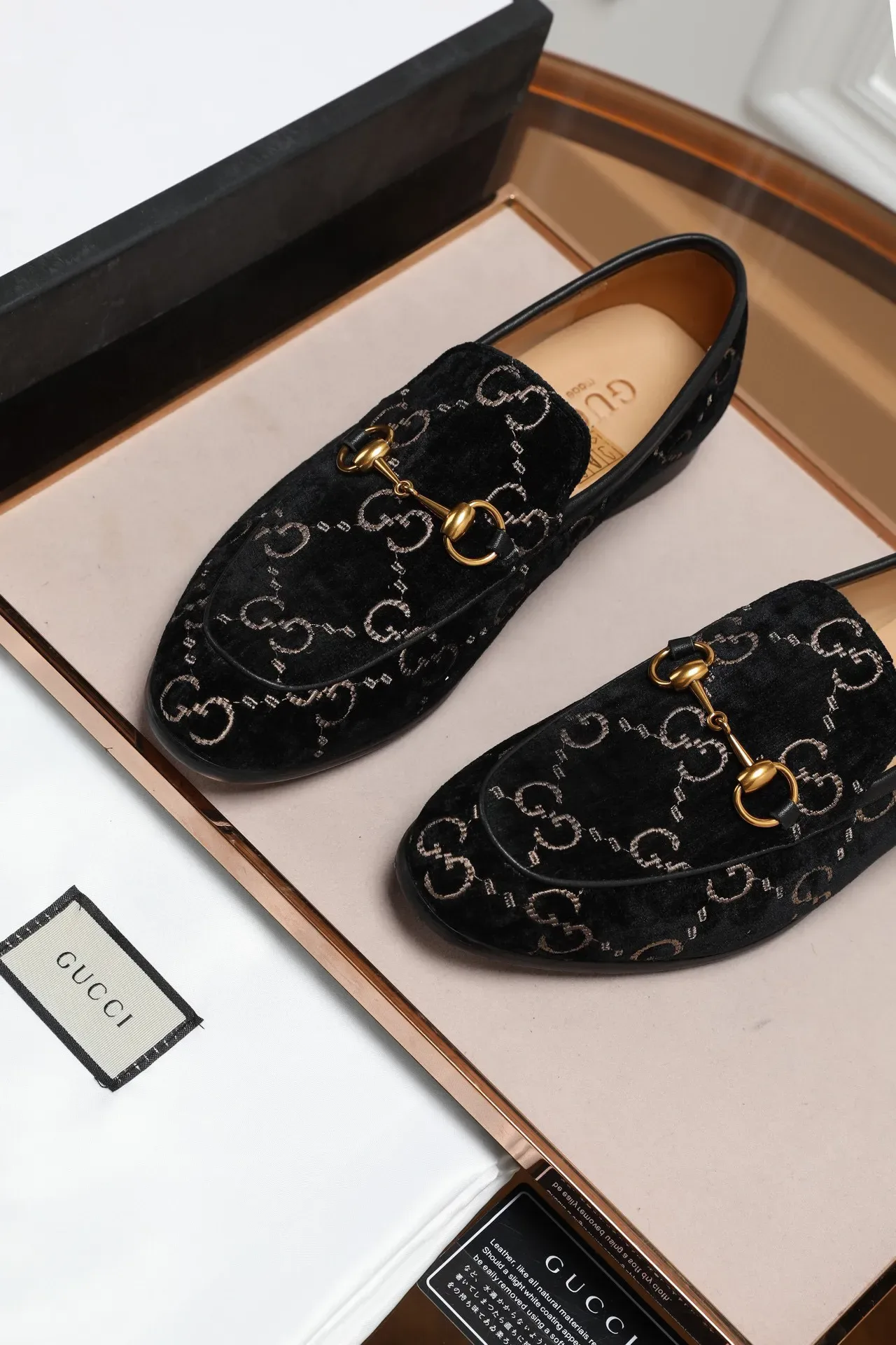 Gucci Mocassin Noir Or Velours Supérieur GG Monogram Print 5