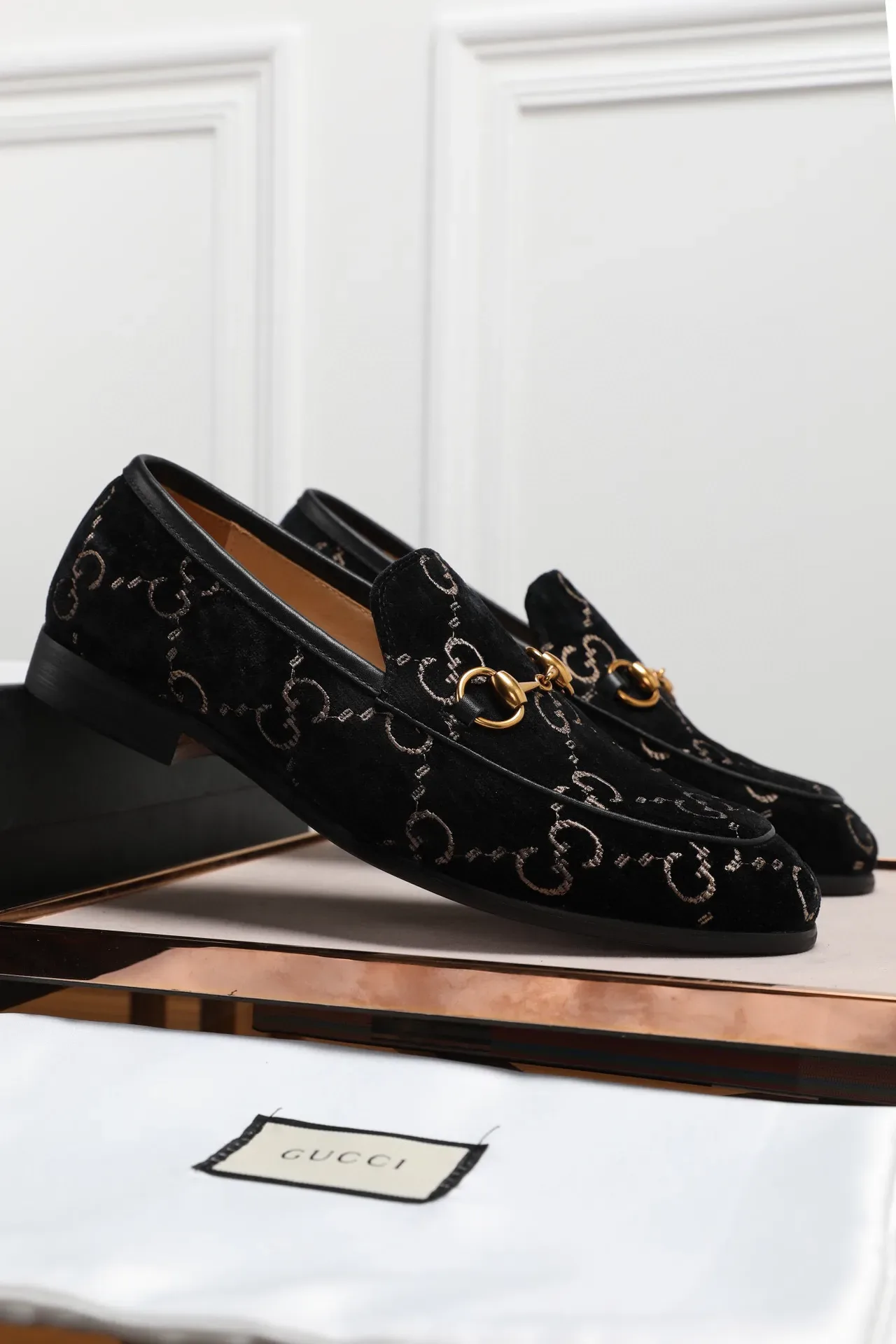 Gucci Mocassin Noir Or Velours Supérieur GG Monogram Print 8
