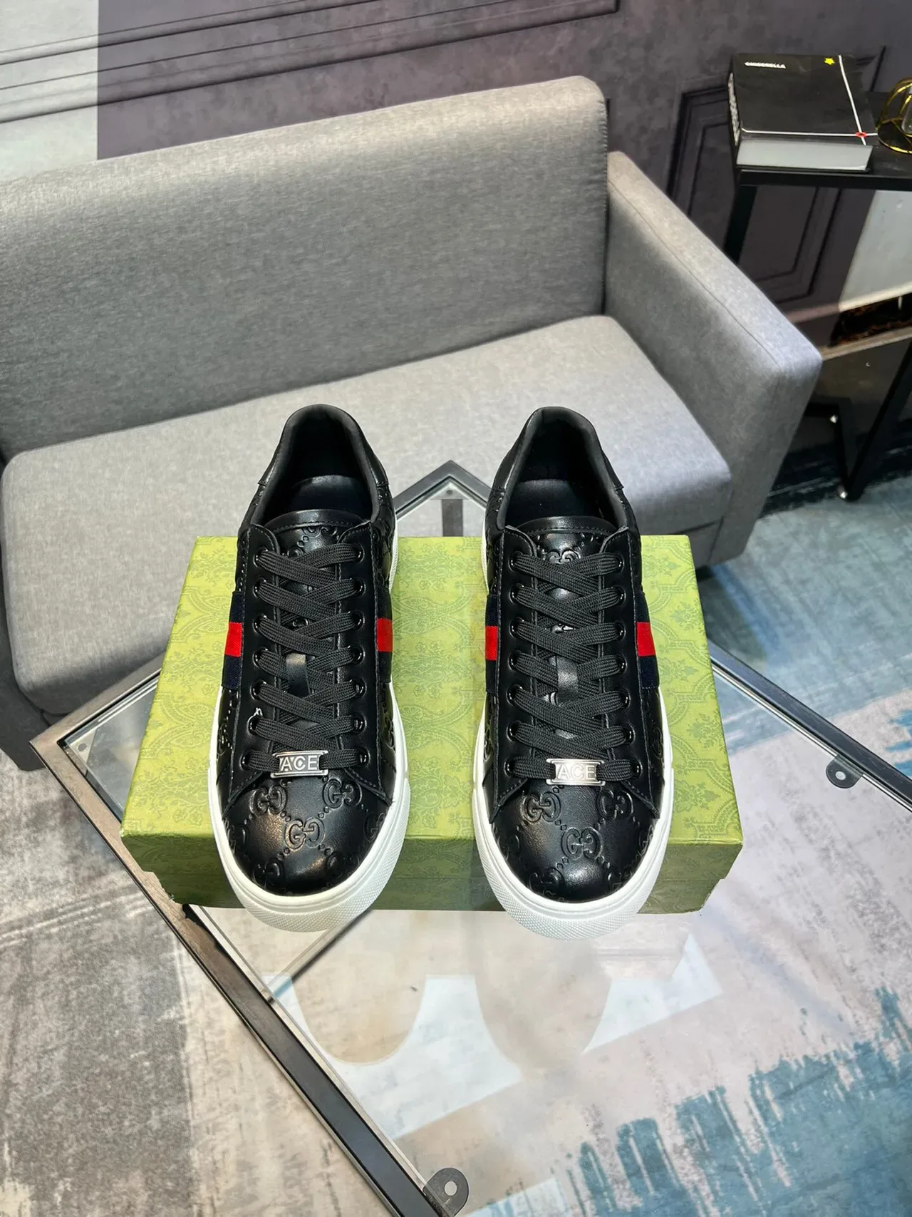 Gucci Noir et Rouge GG-Embossed Cuir Détail Rayures Web Sneakers Lifestyle 2