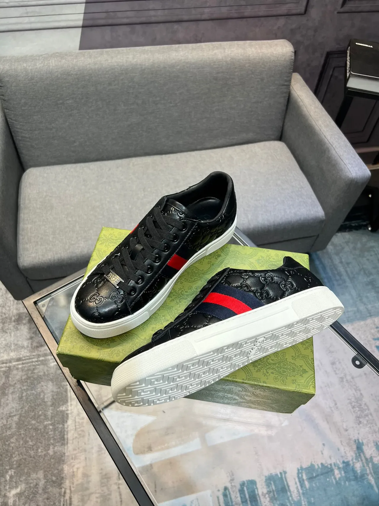 Gucci Noir et Rouge GG-Embossed Cuir Détail Rayures Web Sneakers Lifestyle 4