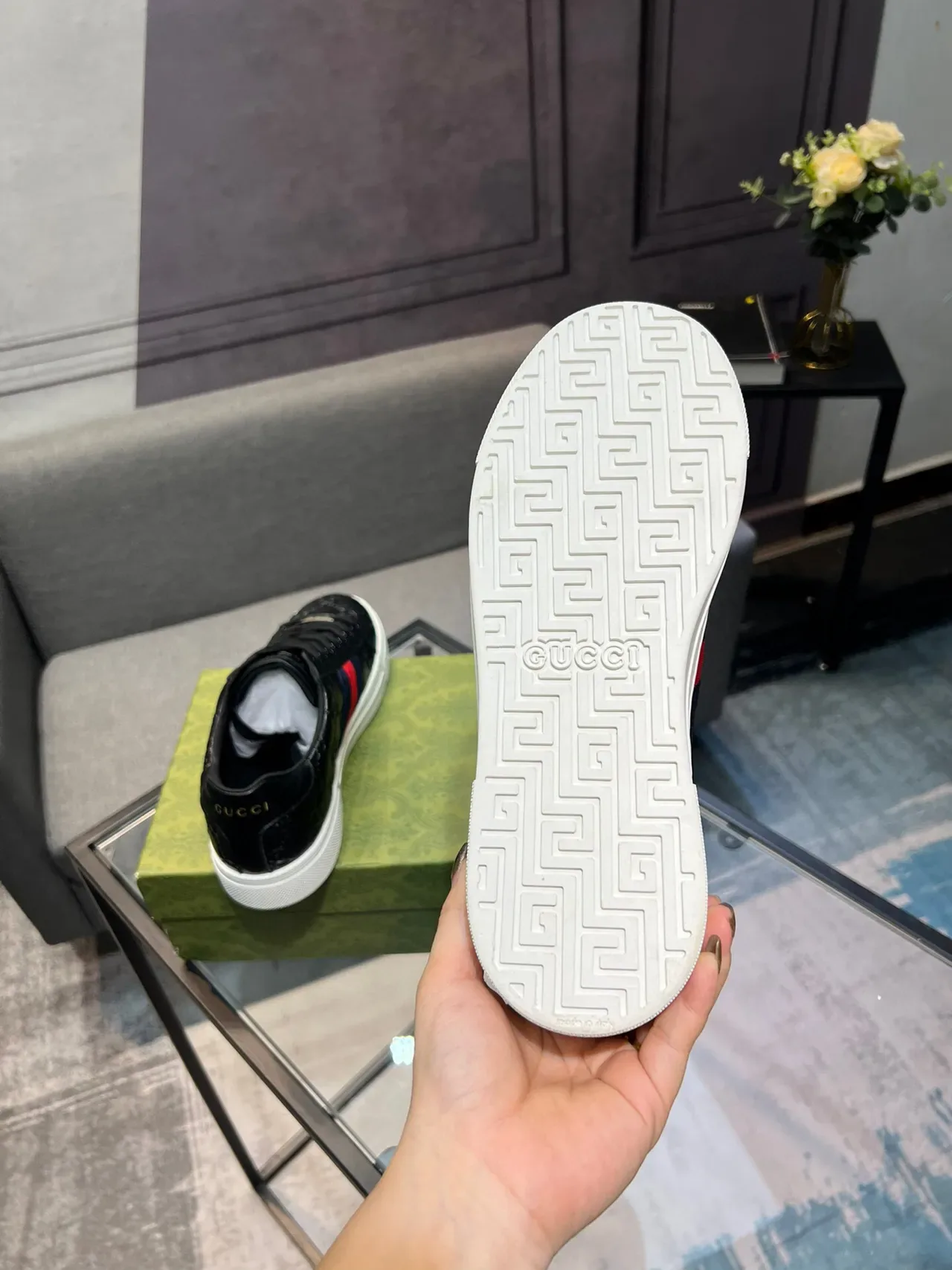 Gucci Noir et Rouge GG-Embossed Cuir Détail Rayures Web Sneakers Lifestyle 7