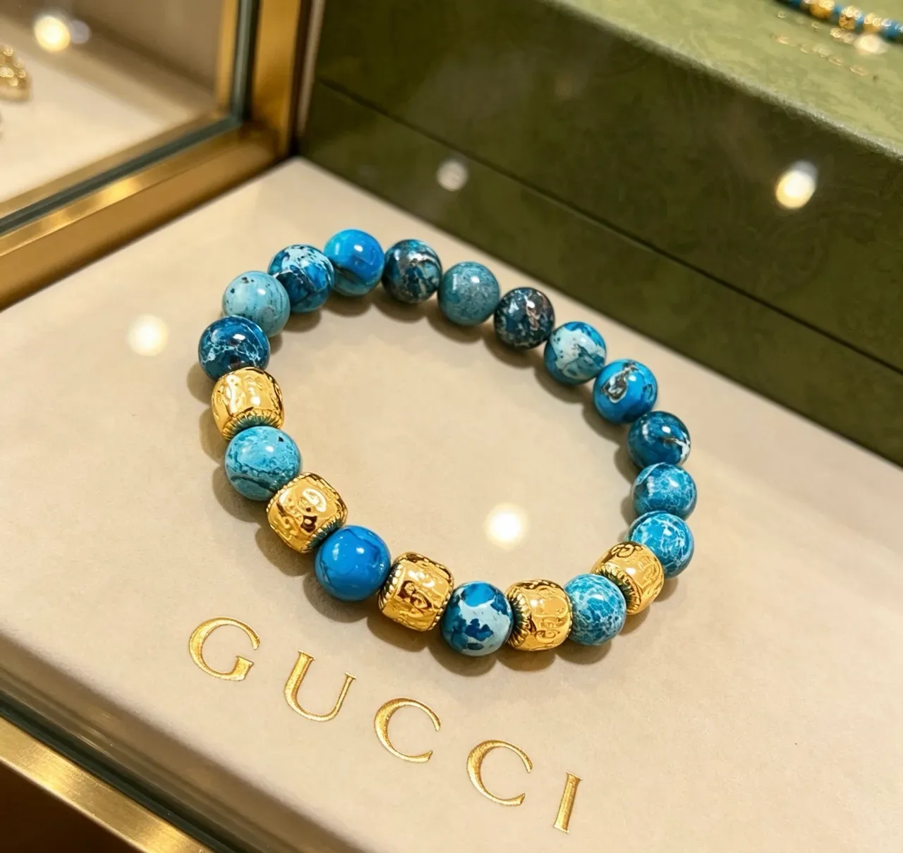 Gucci Blue Marbled Stone and Gold-Tone Beaded Bracelet 9