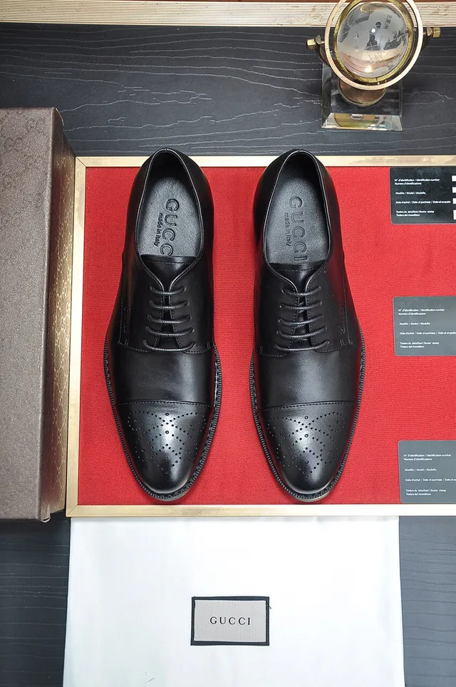 Gucci Cap-Toe Brogue Oxford Shoes 2