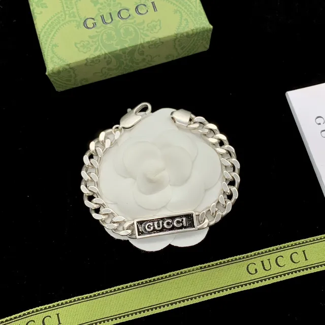 Gucci Chunky Curb Chain Logo Plaque Bracelet 4