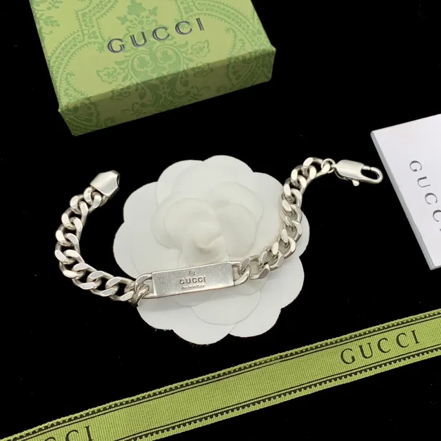 Gucci Chunky Curb Chain Logo Plaque Bracelet 5
