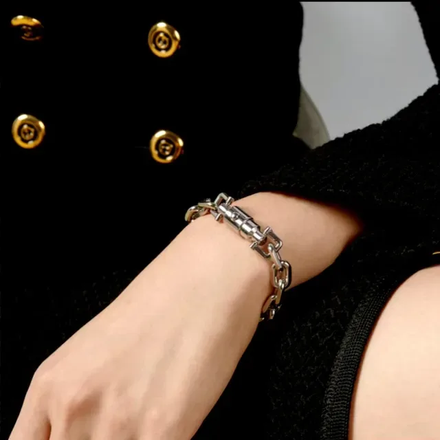 Gucci Chunky Curb Chain Silver Bracelet 3