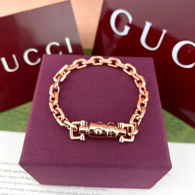 Gucci Chunky Curb Chain Silver Bracelet 4