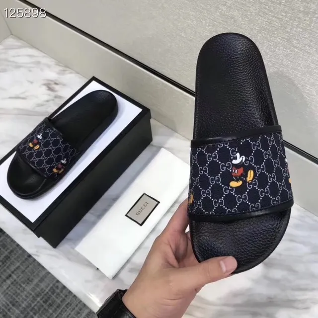Gucci Disney Collaboration Interlocking GG Mickey Mouse Slipper 8