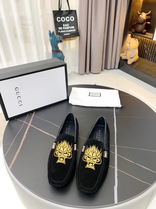 Gucci Broderie Dragon Mocassin Daim Noir et Or 4