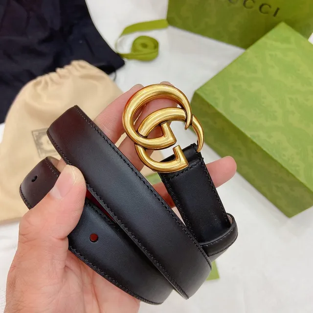 Ceinture Gucci GG Marmont noir et or boucle double G interlock en cuir lisse 6
