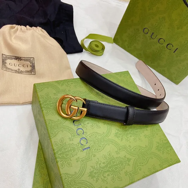 Ceinture Gucci GG Marmont noir et or boucle double G interlock en cuir lisse 7