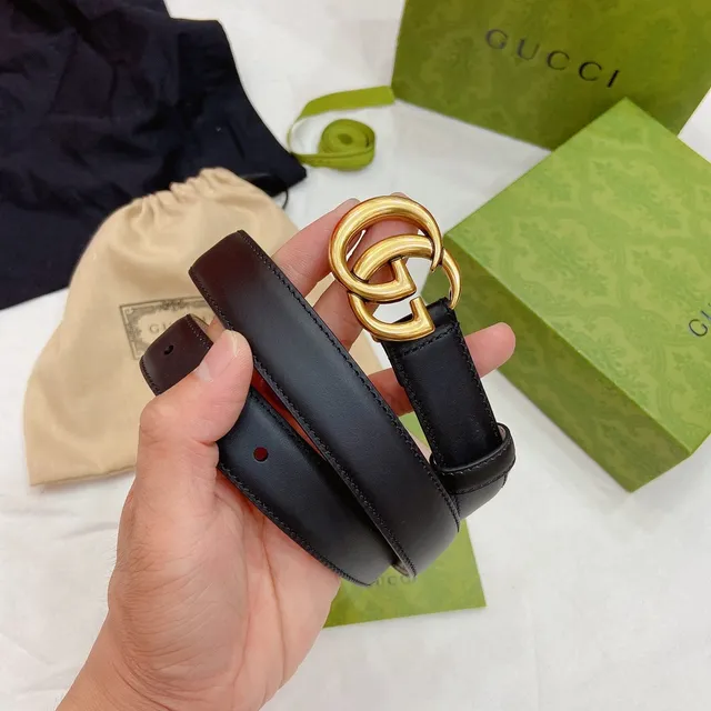 Ceinture Gucci GG Marmont noir et or boucle double G interlock en cuir lisse 8