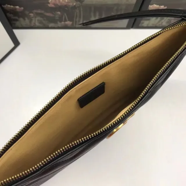 Gucci GG Marmont Chevron-Quiltado Clutch Envelope Preto 5