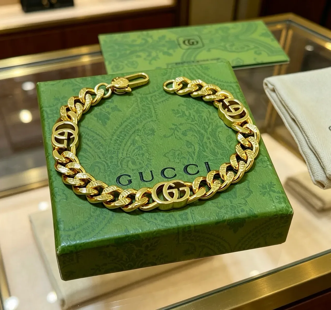 Gucci GG Marmont Gold Chunky Curb-Link Chain Interlocking Double-G Motifs Bracelet 5