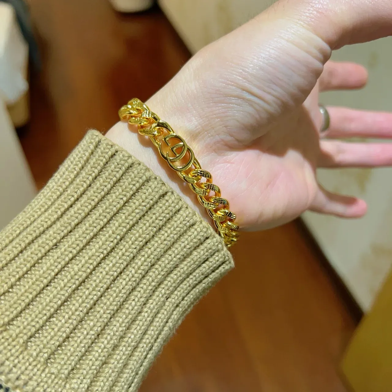 Gucci GG Marmont Gold Chunky Curb-Link Chain Interlocking Double-G Motifs Bracelet 7