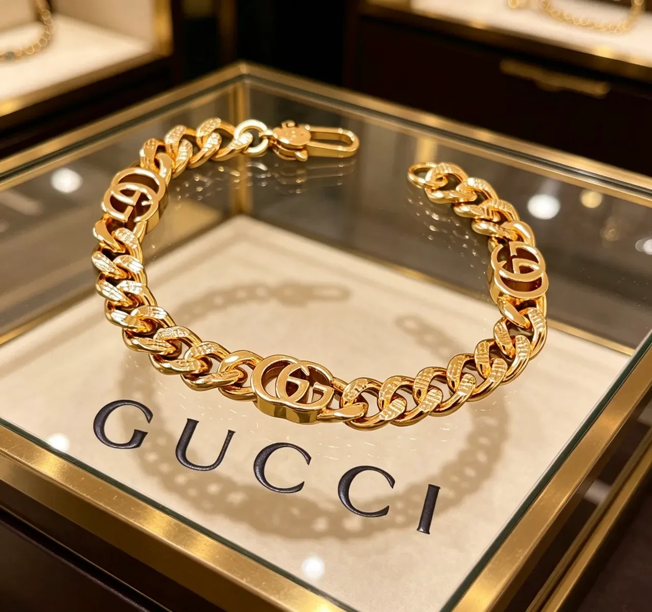 Gucci GG Marmont Gold Chunky Curb-Link Chain Interlocking Double-G Motifs Bracelet 9