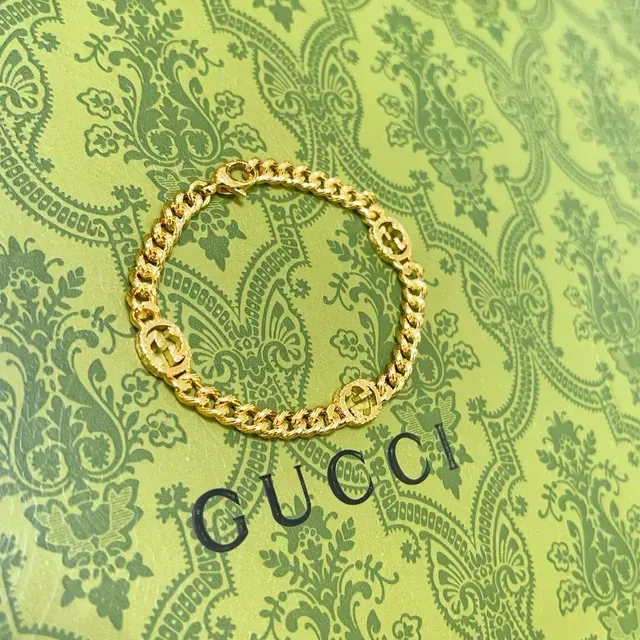 Gucci GG Marmont Gold Chunky Curb-Link Chain Interlocking G Logo Medallions Bracelet 9
