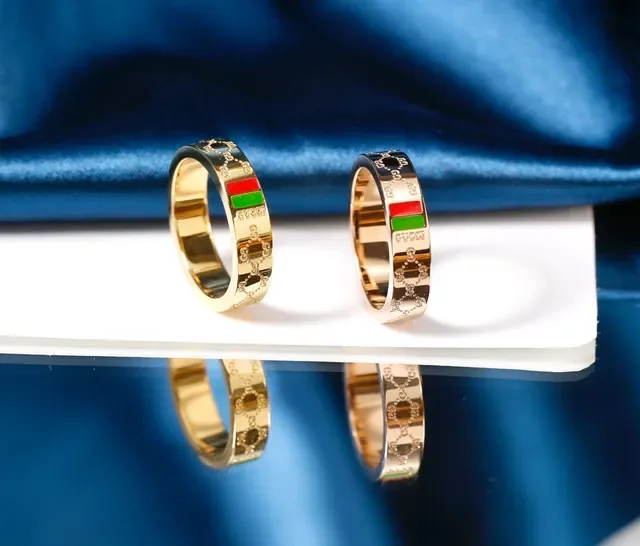 Anel Gucci GG Marmont Banda Metálica Dourada Vermelha Esmalte Web Stripe 8