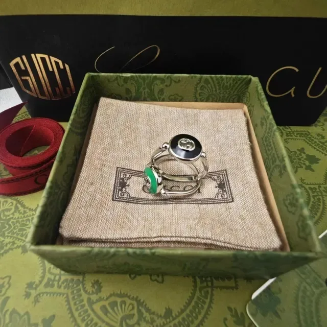 Gucci GG Marmont Oro Verde Anillo Piedra Cabochon Bezel Giratorio 5