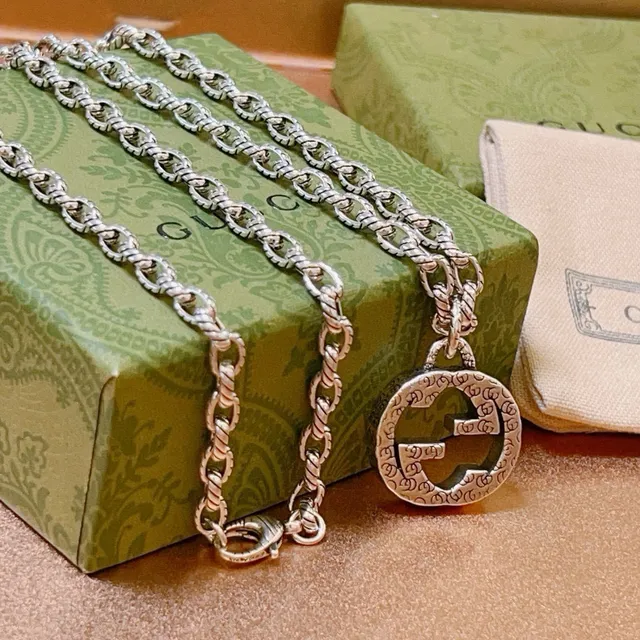Gucci GG Marmont Interlocking G Pendant Silver-Toned Chain Necklace 7