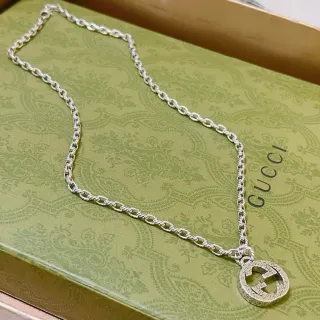Collier Gucci GG Marmont Pendentif Interlocking G Chaîne Ton Argenté
