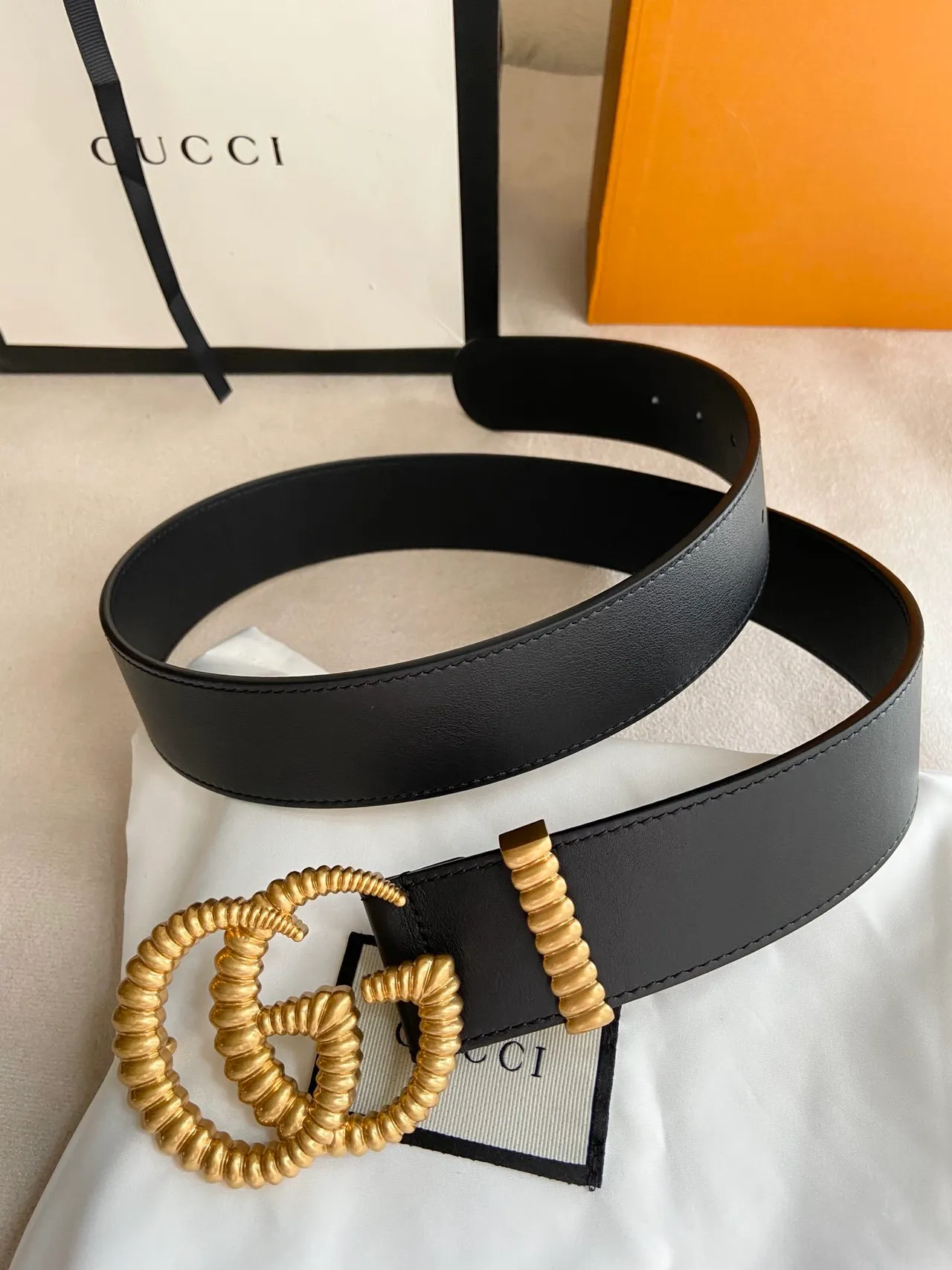 Gucci GG Marmont Texturé Doré Interlocking G Ceinture en Cuir Noir 2