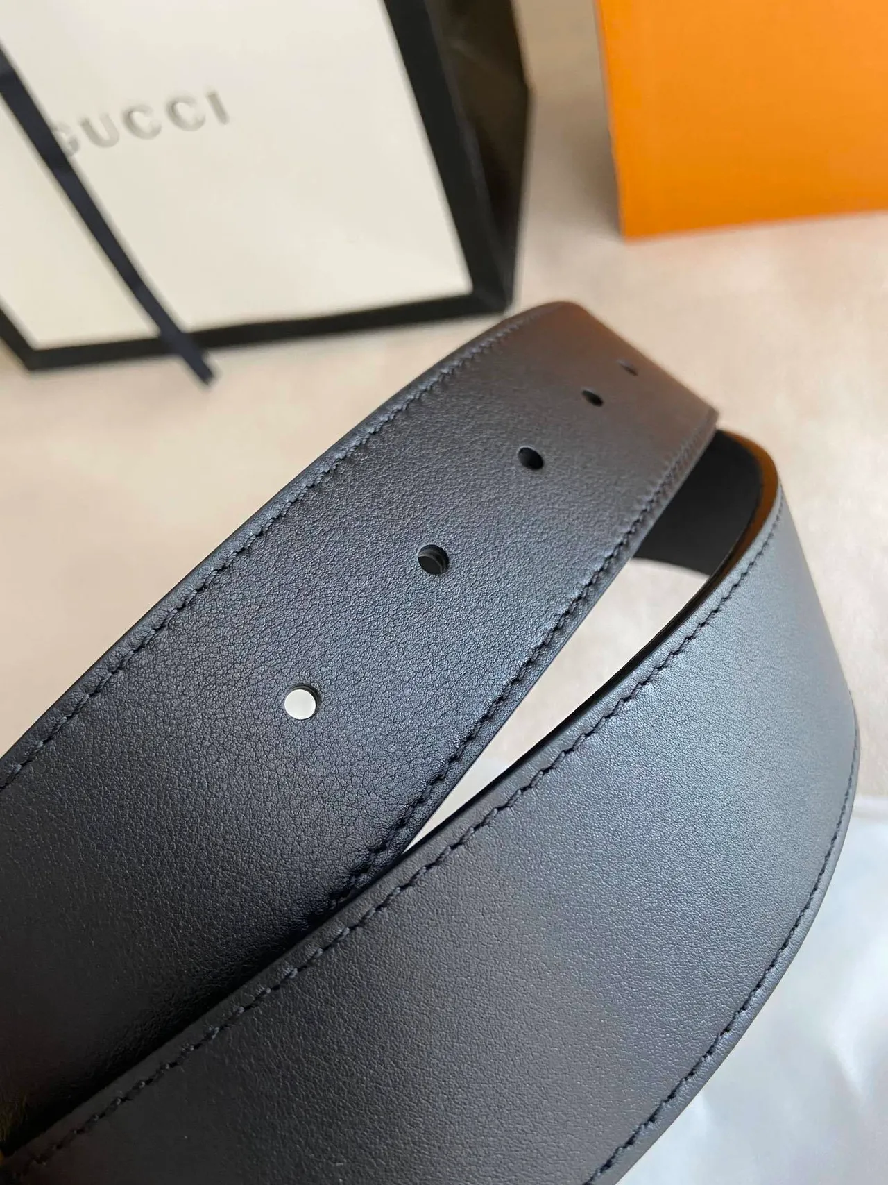 Gucci GG Marmont Texturé Doré Interlocking G Ceinture en Cuir Noir 4