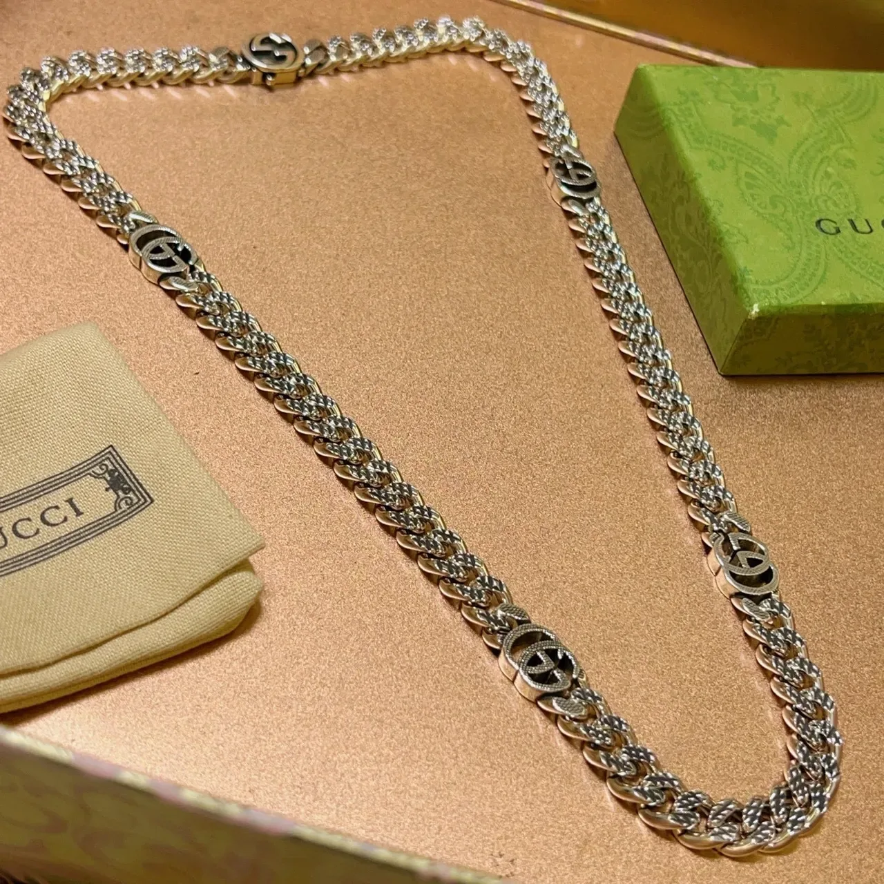 Gucci GG Marmont Silver Curb-Link Chain Interlocking G Logo Motifs Necklace 4
