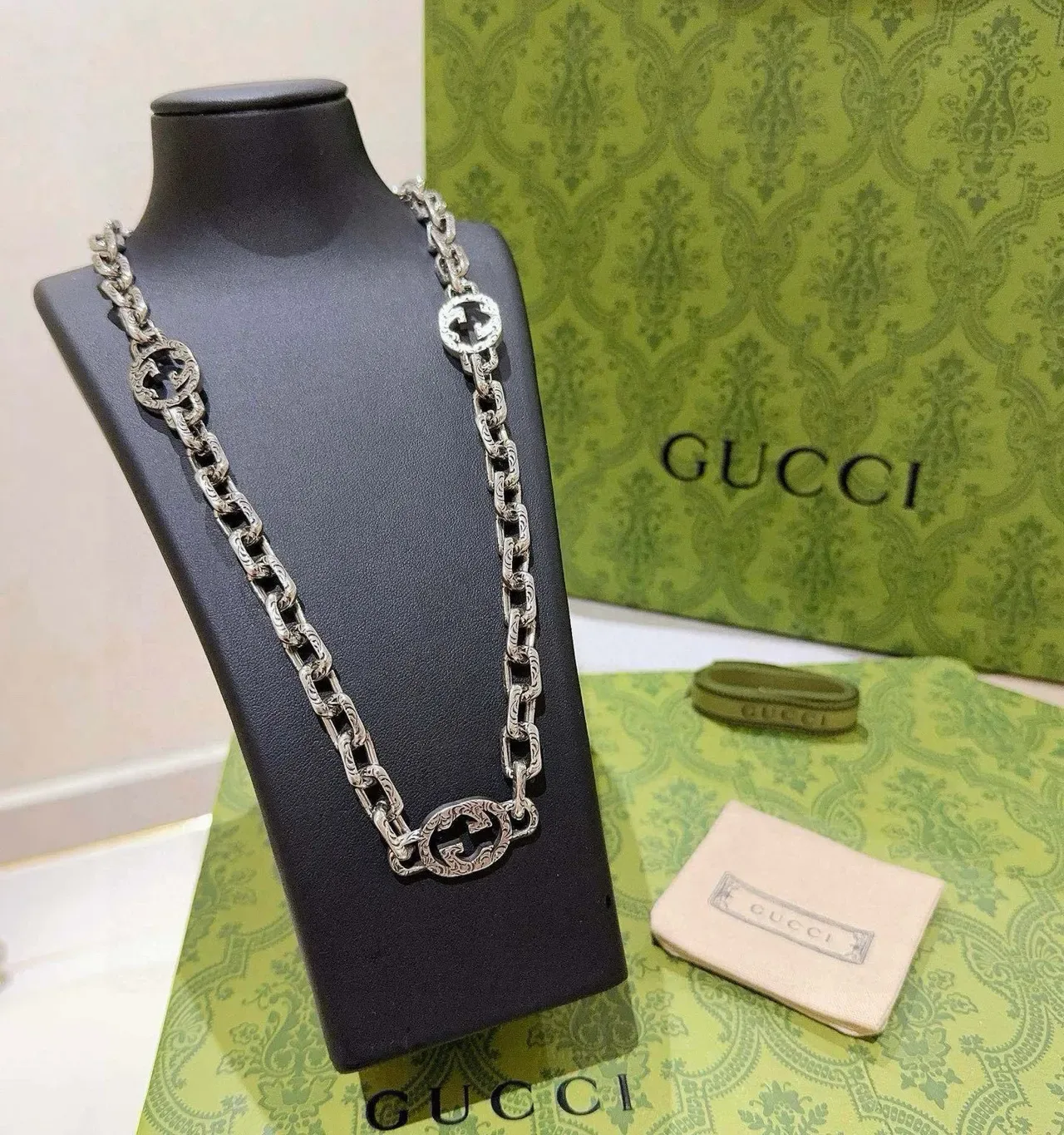 Gucci GG Marmont Silver Green Heavy-Link Chain Engraved Double-G Medallions Necklace 9