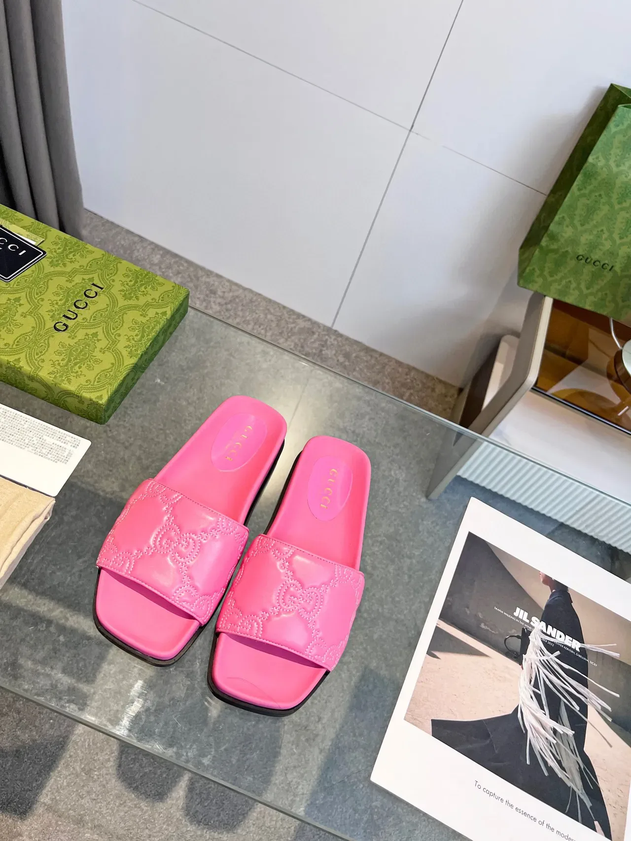 Gucci GG Marmont Slide Sandales Rose avec Bride Embossée 5