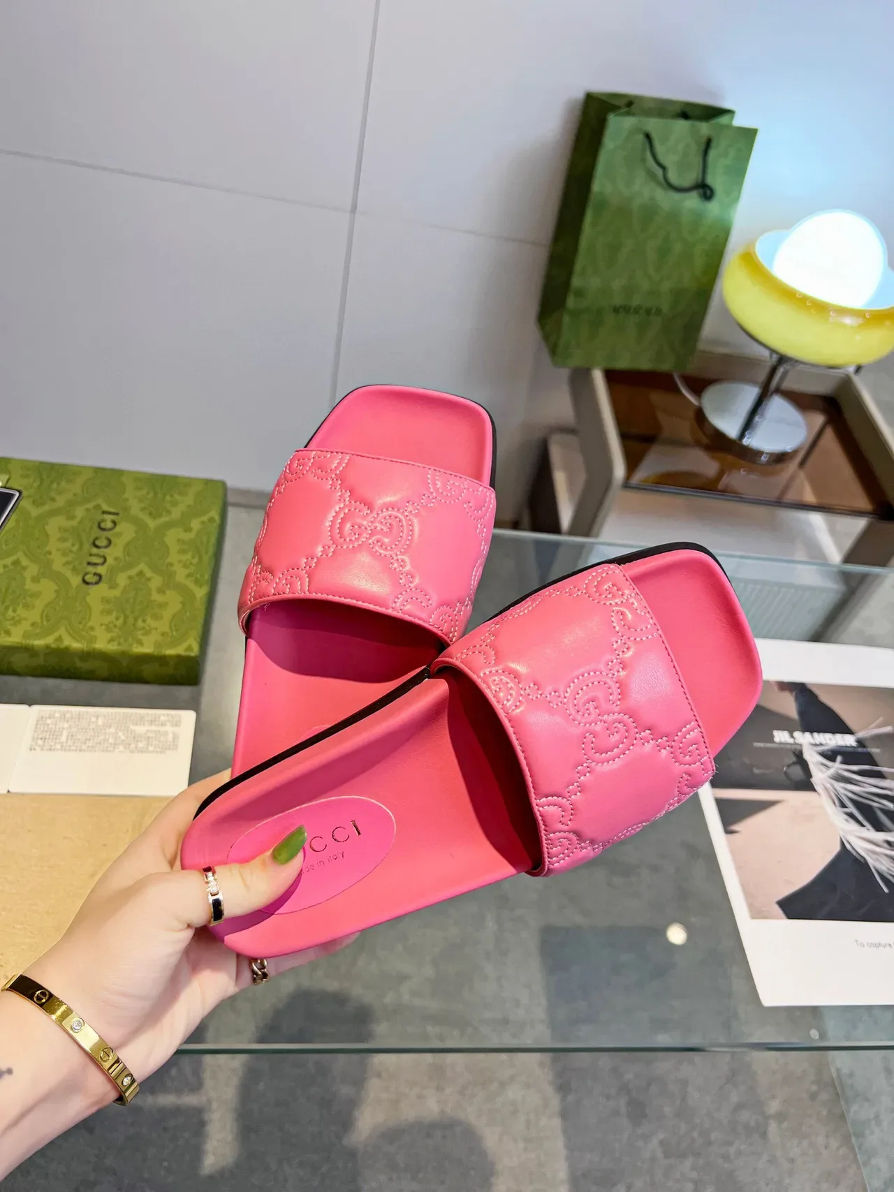Gucci GG Marmont Slide Sandales Rose avec Bride Embossée 6