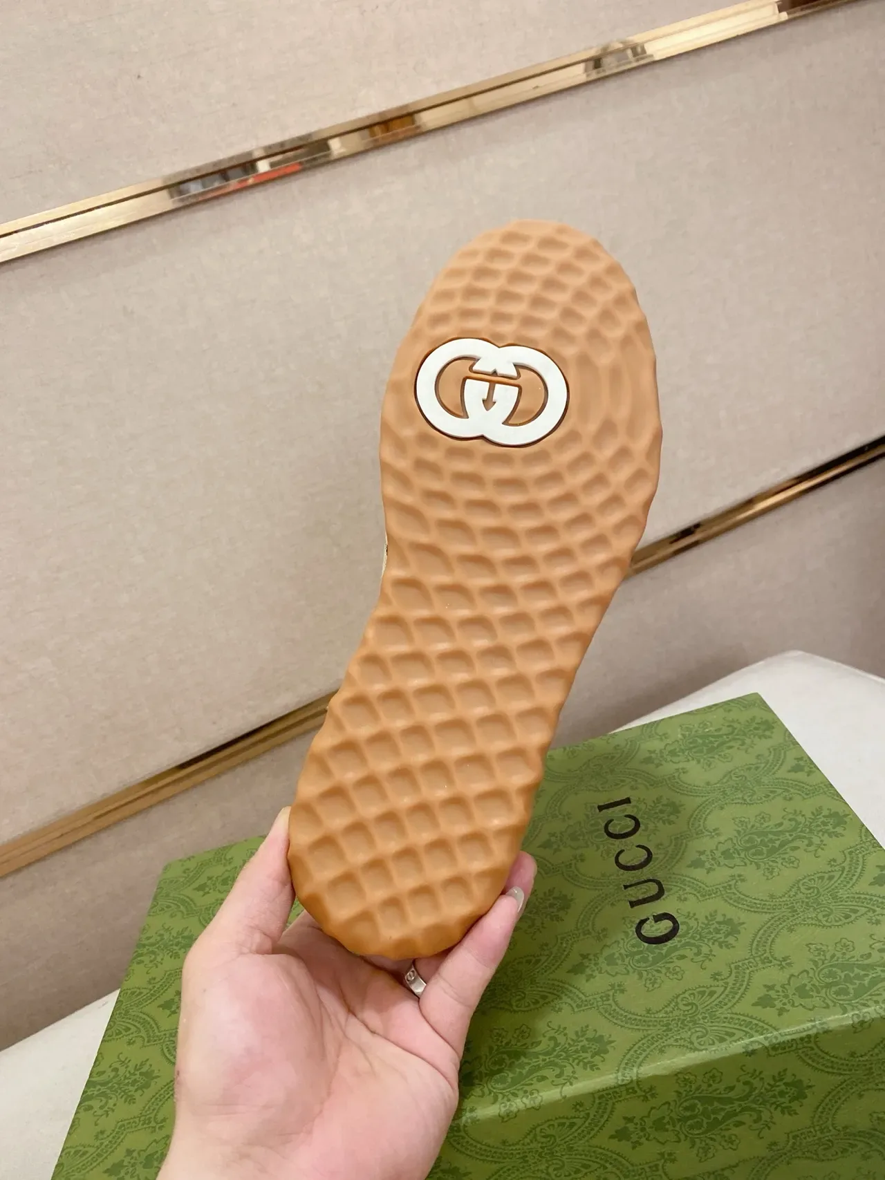 Gucci GG Monogram Camurça Tênis Lifestyle 2