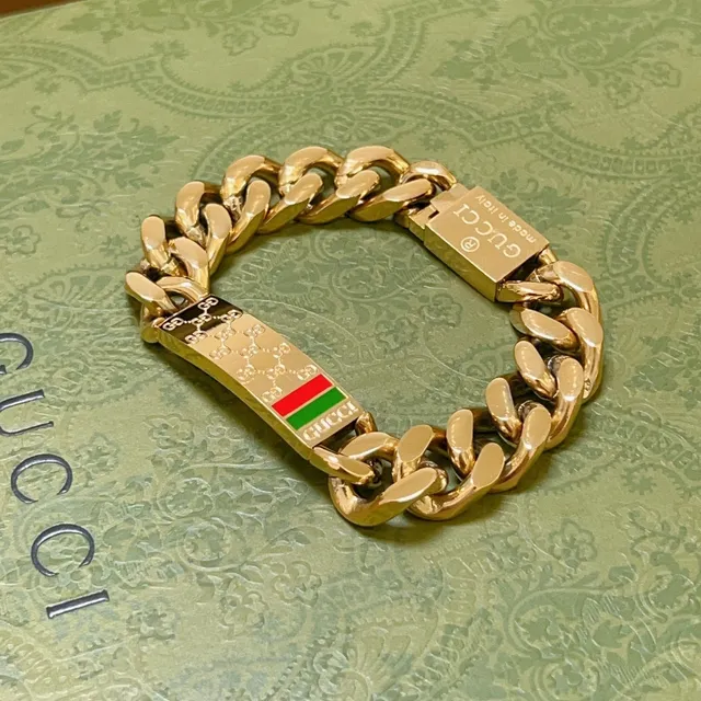 Gucci GG Plaque Bracelet Gold Green Curb-Link Chain Engraved Bracelet 9