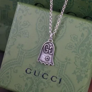Gucci Ghost Interlocking GG قلادة معلقة بلون فضي