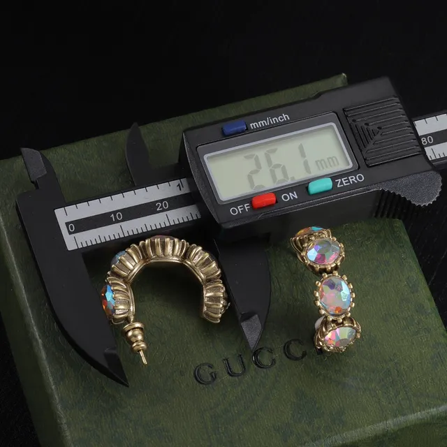 Gucci Pulseira de cabeça de leão de cristal iridescente dourado 4