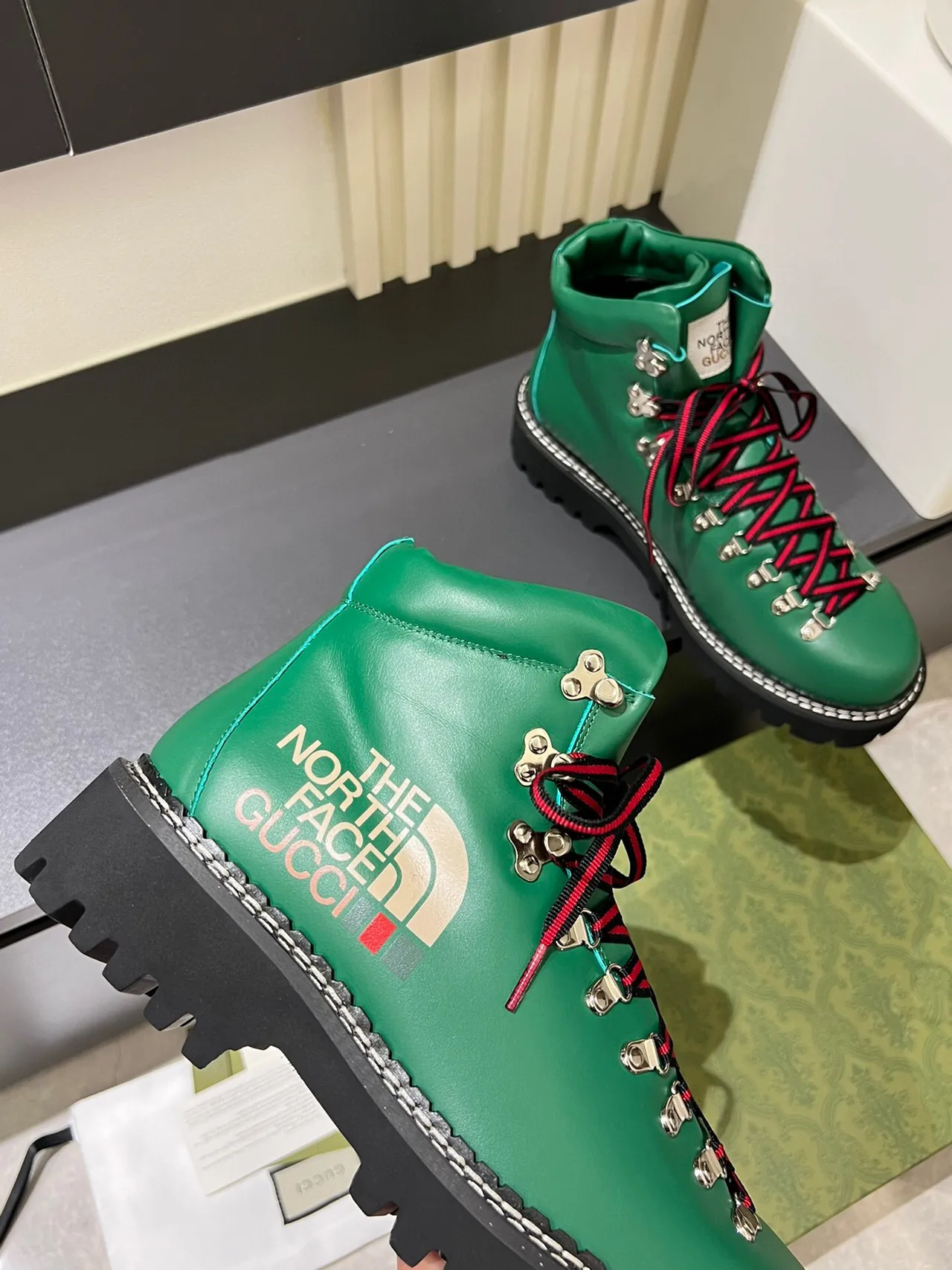 Gucci Green Red Leather Upper Striped Laces Hiking Boots 8