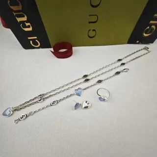 مجموعة سلاسل غوتشي إناميل قلب interlocking G