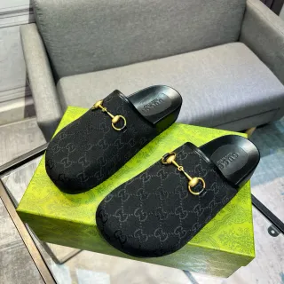 Gucci Horsebit 1955 काला GG Monogram चप्पल