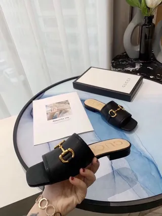 Gucci Horsebit 1955 Sandales en cuir noir avec boucle Horsebit 7