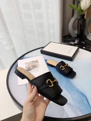 Gucci Horsebit 1955 Sandales en cuir noir avec boucle Horsebit 9