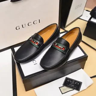 Gucci Horsebit 1955 काले चमड़े की वेब स्ट्राइप लूफर्स