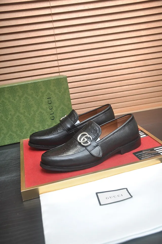 Gucci Horsebit 1955 Mocassins en cuir noir avec texture d'autruche 3