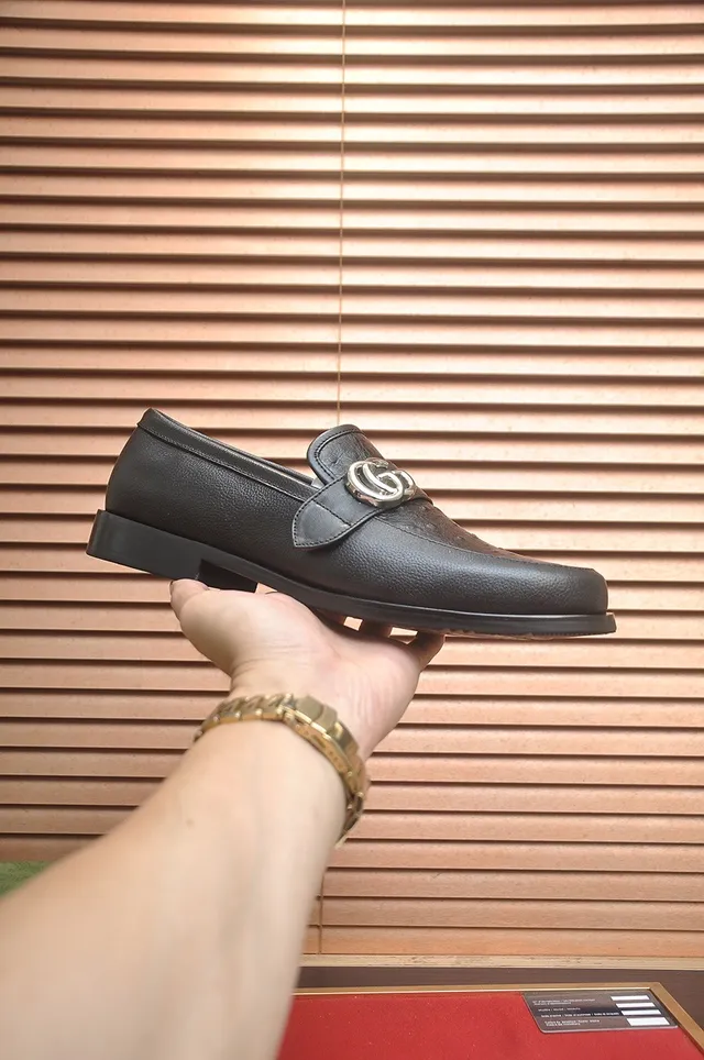 Gucci Horsebit 1955 Mocassins en cuir noir avec texture d'autruche 4